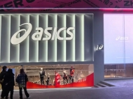 智彩LED顯示屏助力ASICS重慶大融城店“龍”重登場！